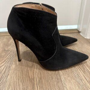 Gianvito Rossi Black Heel Booties with Pointed Toe Size 39.5